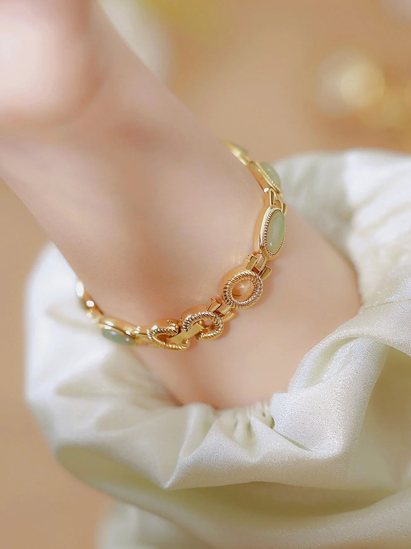 UTHAI Women's Watch Ladies Bracelet Luxury Brand Waterproof Retro Natural Dongling Stone Hotan Jade Advanced Chain Watches Gift