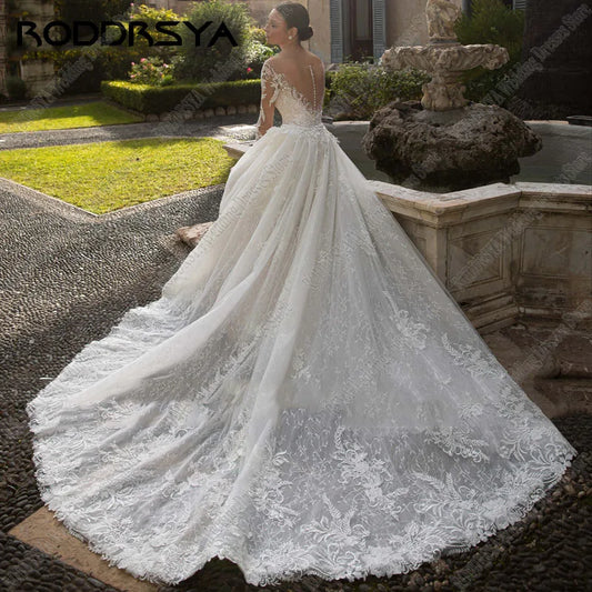 White Bridesmaid Dresses: Mermaid Wedding Dress Elegant Long Sleeve Tulle