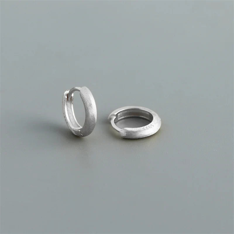 WANTME 925 Sterling Silver Minimalist Matte Gothic Unisex Huggies Ear Hoop Earrings for Women Men Piercing Ear Buckle Jewelry