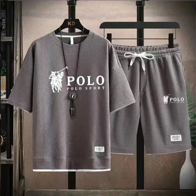 A two-piece set of men's short-sleeved T-shirt and sports shorts for summer fashion, breathability, fitness and casual jogging