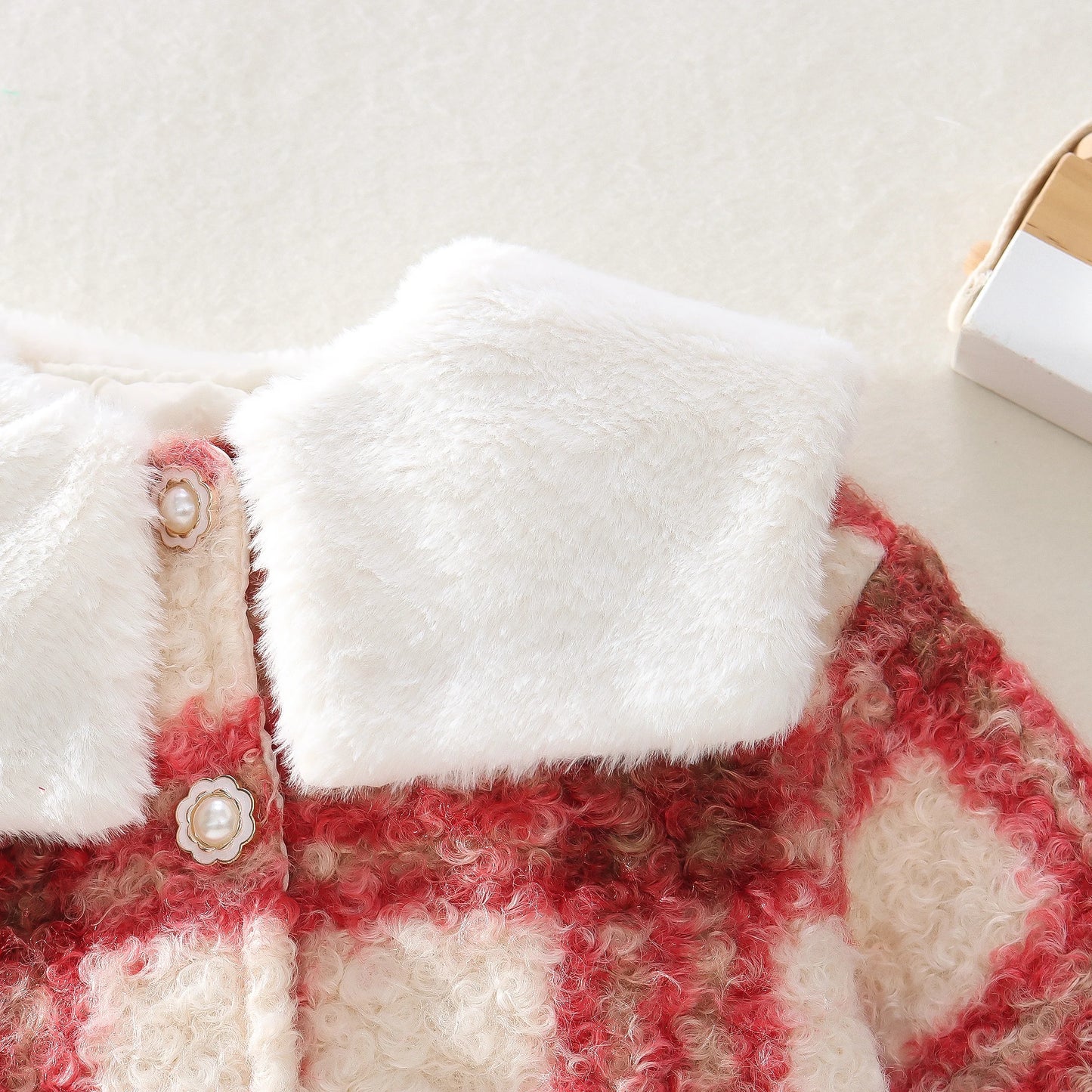 Girl's woolen coat Autumn and winter baby's woolen coat Thickened plush top Princess girl going out sweater