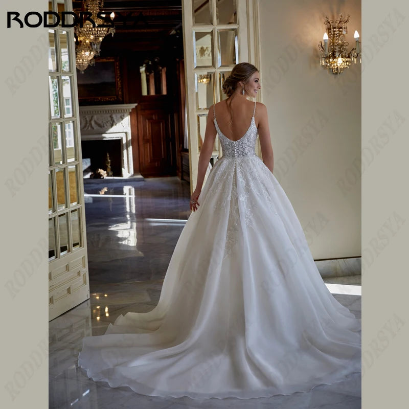 White Bridesmaid Dresses: Princess Wedding Dress For Women V-Neck Backless