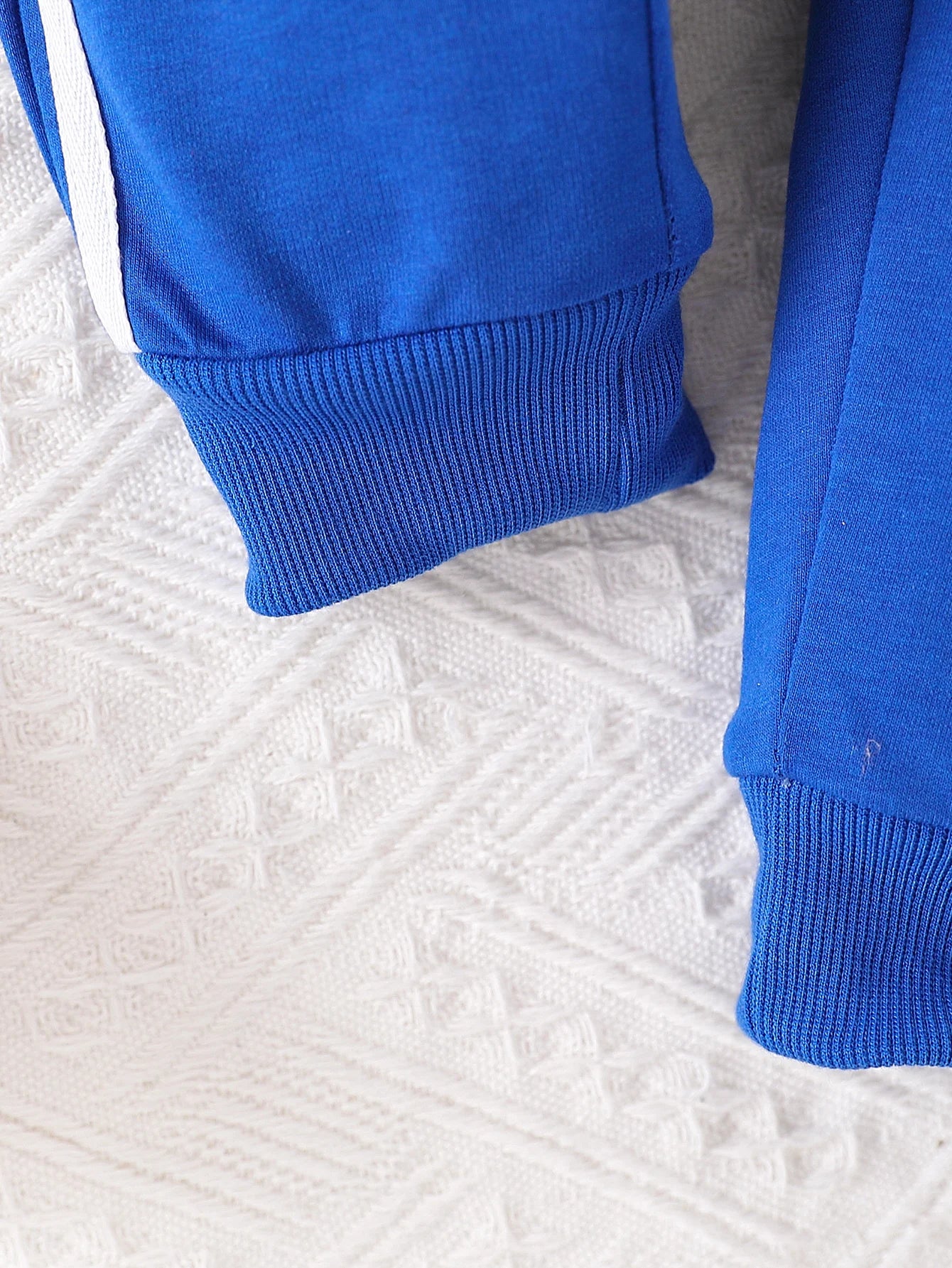 Two piece set of baby boy sports and leisure English letter printed round neck long sleeved top and pants set