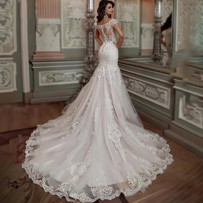 White Bridesmaid Dresses: Wedding Dress Short Sleeves Lace Appliques Elegant