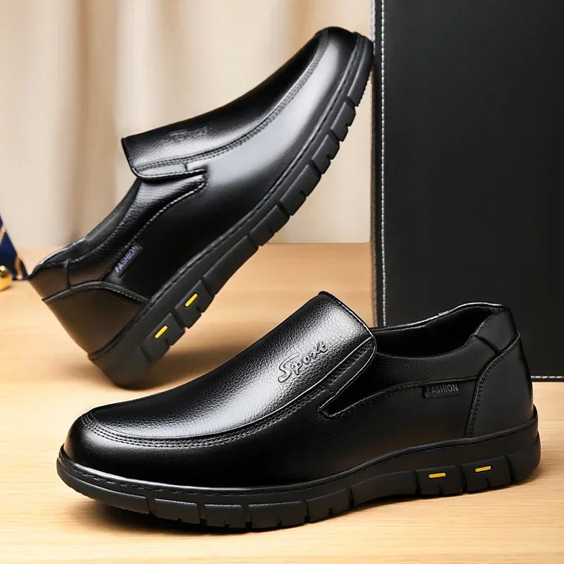 High Quality Leather Men Casual Shoes Comfortable Light Mens Loafers Breathable Formal Mens Dress Shoes Slip-on Driving Shoes