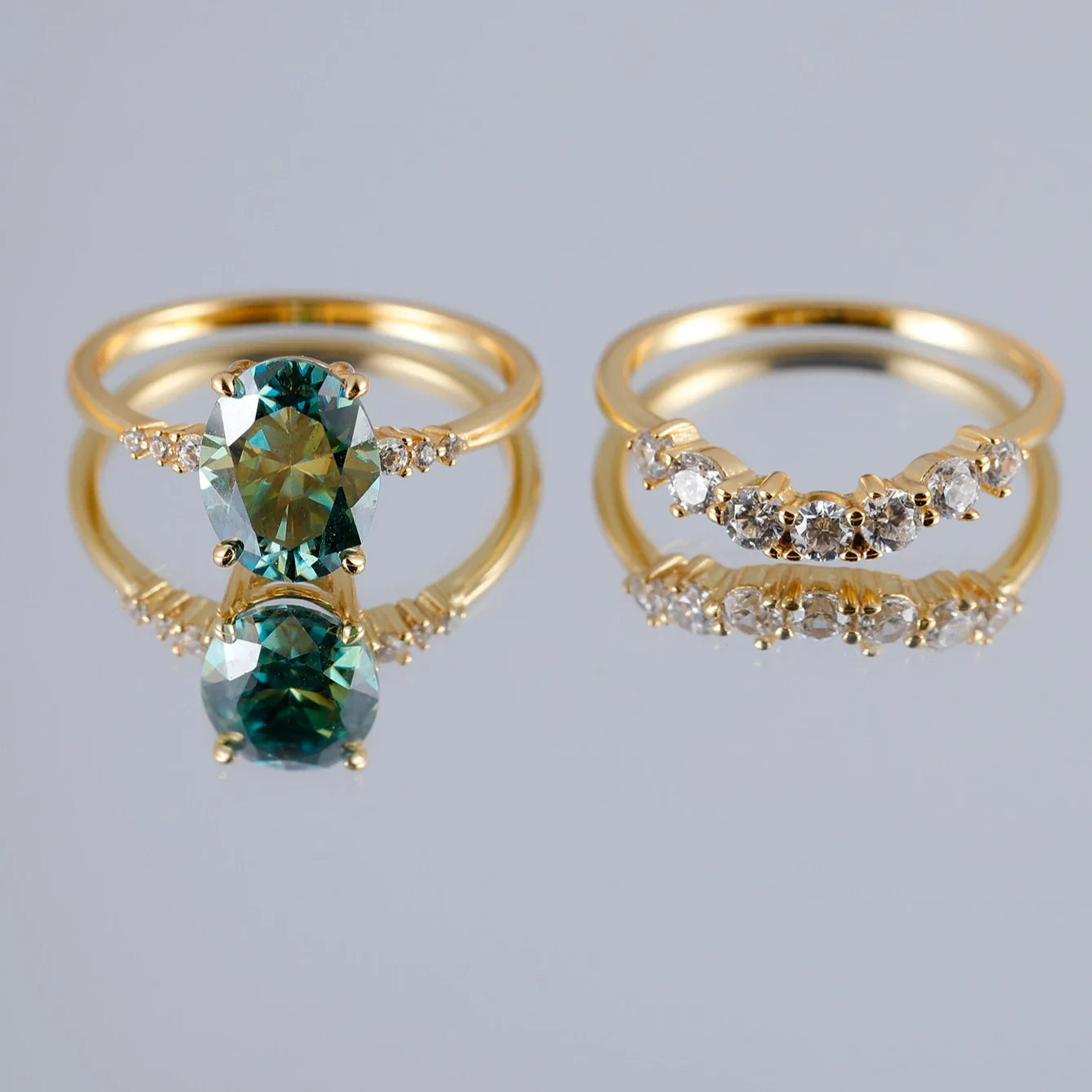 S925 Silver 2CT Green Moissanite Ring Exquisite Jewelry Plated with 18k Gold Suitable for Gift Giving Anniversary Birthday Gift