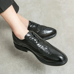 Luxury Men Brogue Dress Shoes Men Suit Casual Shoes Formal Business Leather Shoes