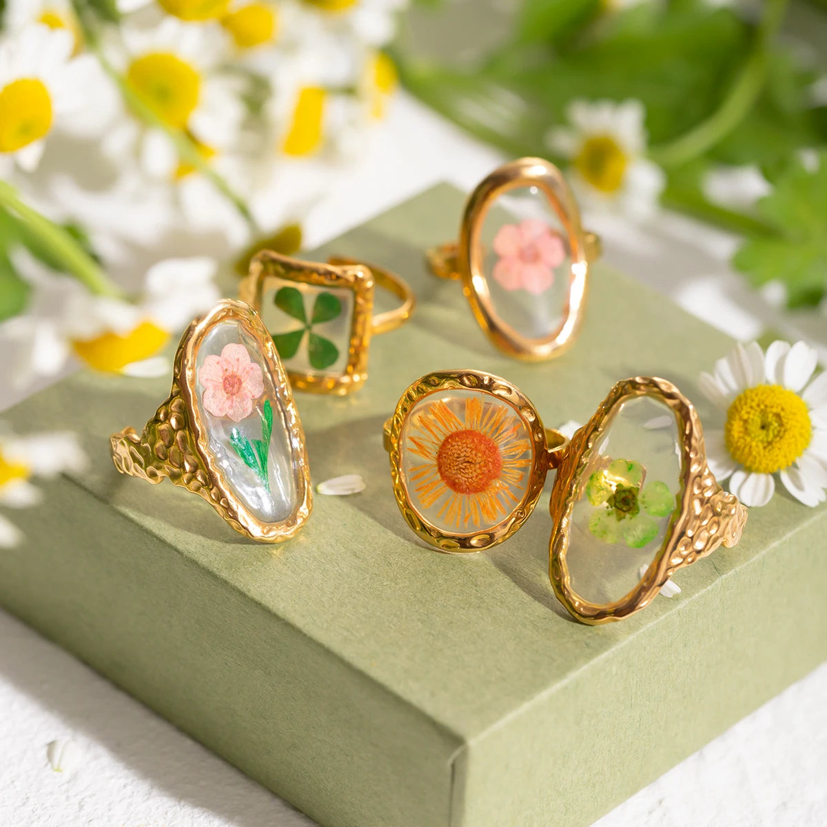 Literary Retro Eternity Flower Design 18K Gold Plated Jewelry Adjustable Stainless