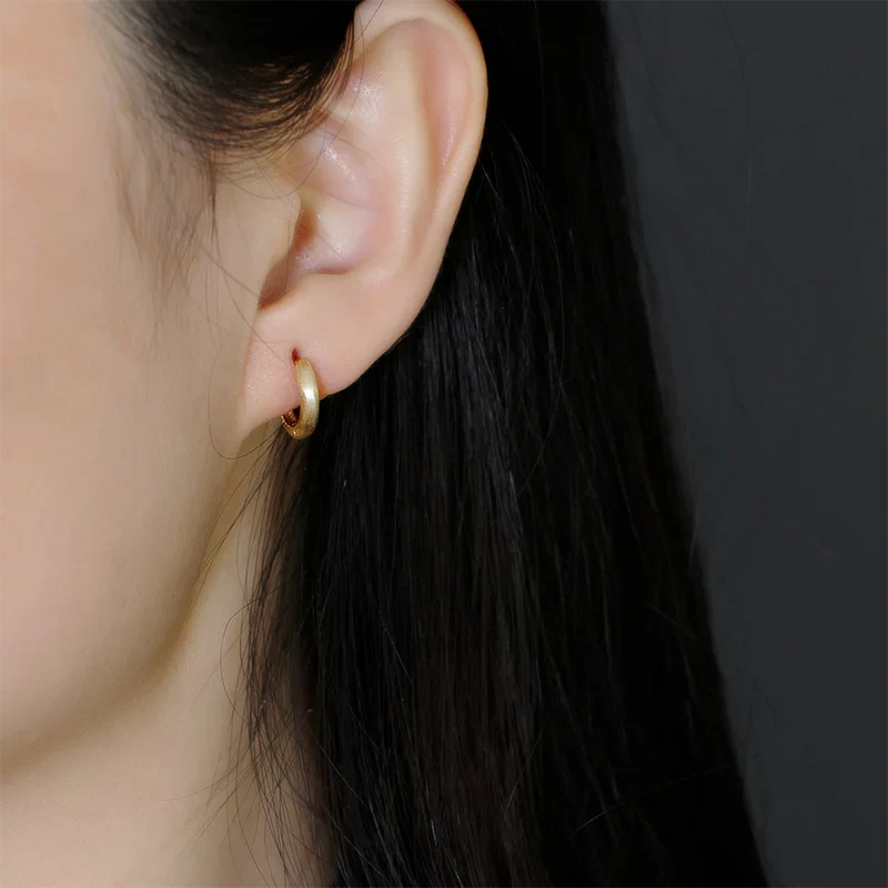 WANTME 925 Sterling Silver Minimalist Matte Gothic Unisex Huggies Ear Hoop Earrings for Women Men Piercing Ear Buckle Jewelry