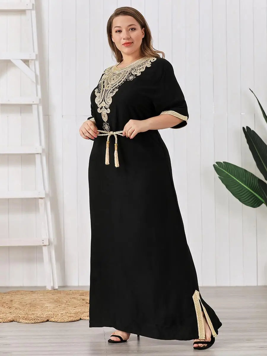 Plus Size Women Muslim Dress Short Sleeves Vintage Rhinestones Embroidered Long Dresses Middle East Arabian Robe Islamic Cloth