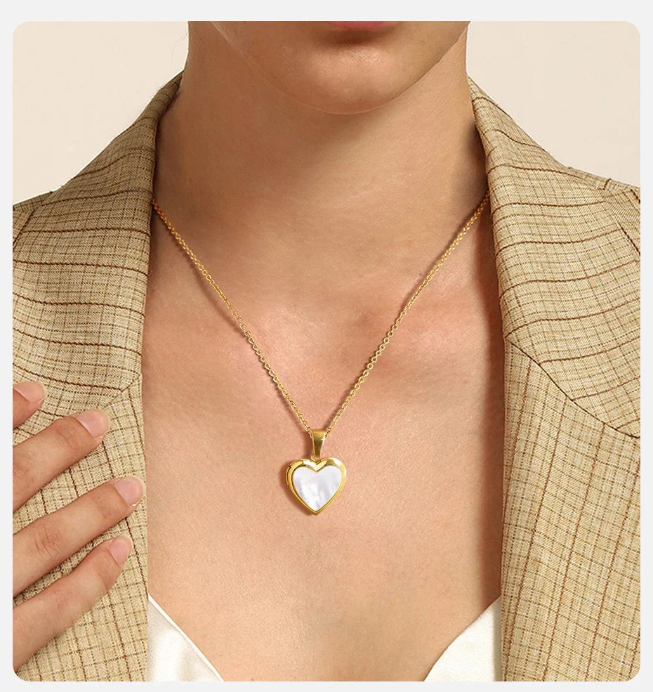 Vnox Women Locket Necklaces, Openable Heart Pendants, Stainless Steel Shell Photo Frame Necklace
