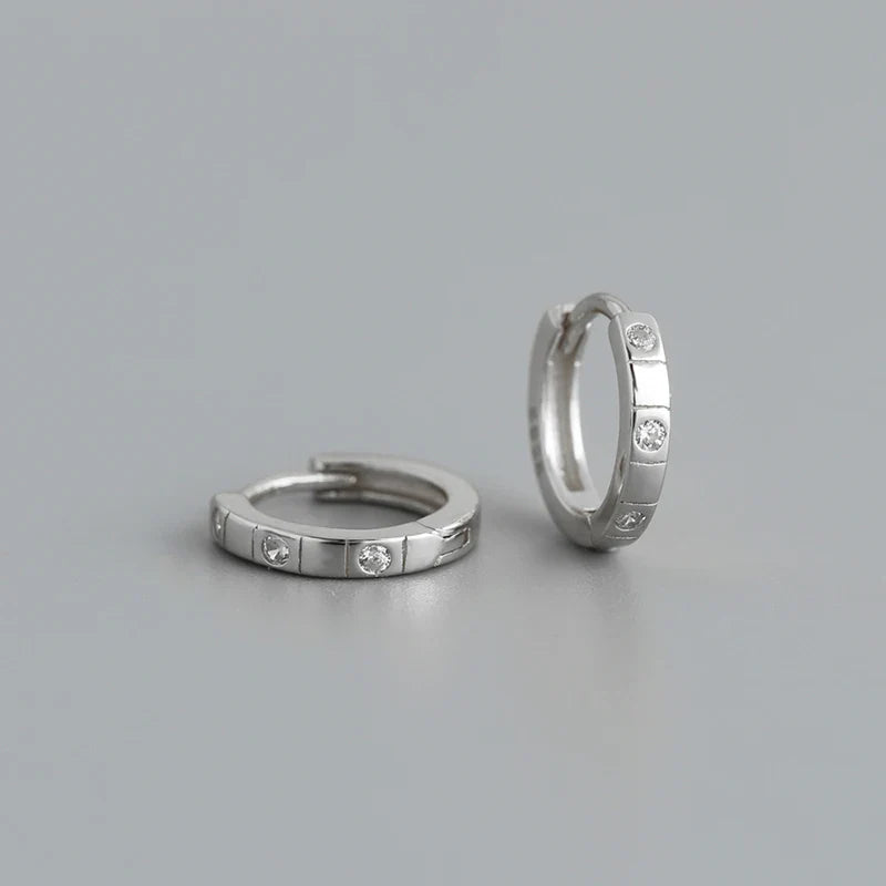 WANTME 925 Sterling Silver Simple Stripes Shiny Zircon Huggies Hoops Earrings for Women Fashion Unisex Punk Jewelry Ear Buckle