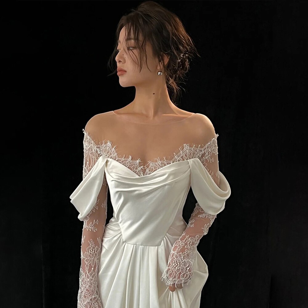 White Bridesmaid Dresses: Off Shoulder Lace Wedding Gowns Big Size A Line