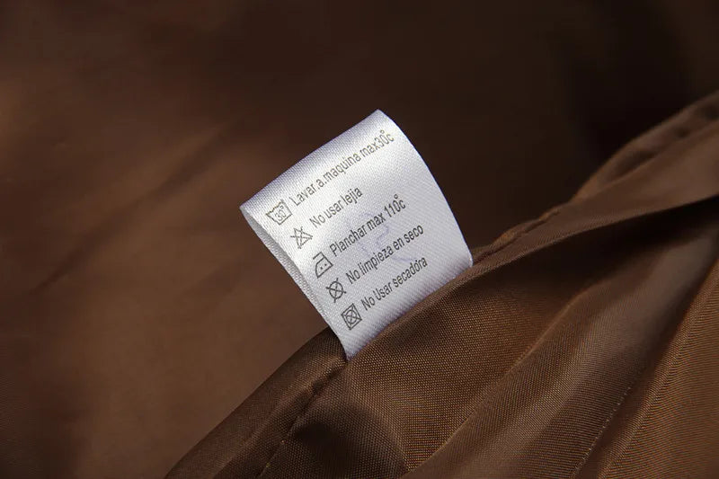 Deepening the crisis of high-end slim-fit Lyon hunting three-dimensional pocket leather