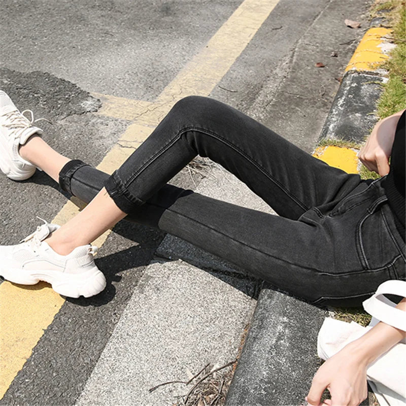 Winter Women Warm Velvet Jeans 2023 Casual Ladies Elastic Trousers