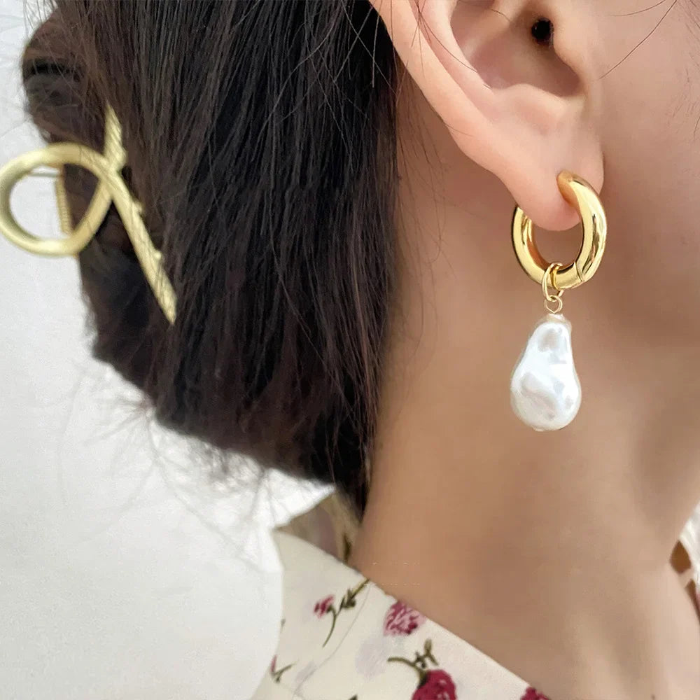 European Retro High-end Asymmetrical Pearl Earrings for Women Titanium Steel Earrings Long Earrings Sassy Earrings Non-fading