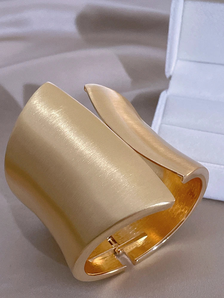 Exaggerated Chunky Heavy Metal Bracelet Bangle for Women Punk Goth Irregular Wide Gold Color Open Bracelet Party Jewelry Bijoux