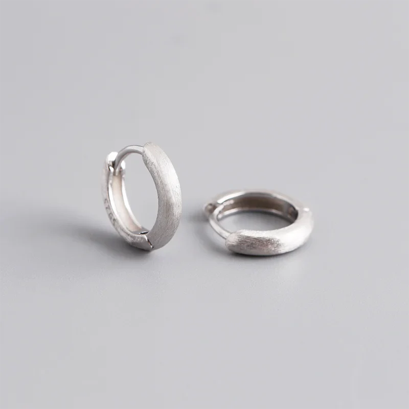 WANTME 925 Sterling Silver Minimalist Matte Gothic Unisex Huggies Ear Hoop Earrings for Women Men Piercing Ear Buckle Jewelry