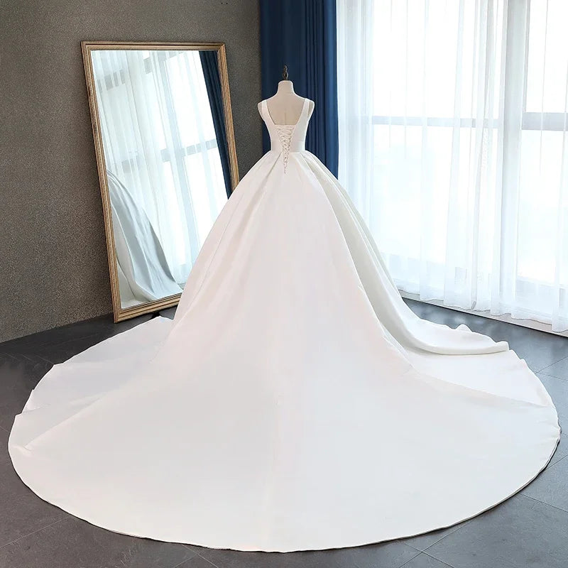 White Bridesmaid Dresses: Elegant Wedding Dress Corset Long Train