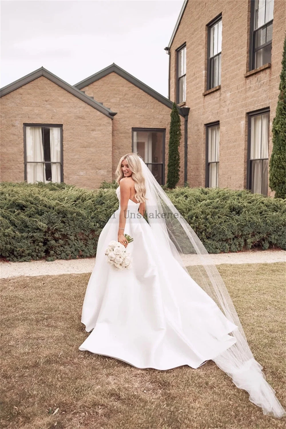 White Bridesmaid Dresses: Wedding Dresses High Split Pleats Women Bridal Dress