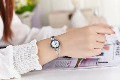 New Trendy Women Bracelet Watch Mujer Relojes Small Dial Quartz Leisure Popular Wristwatch Hour Female Elegant Watches