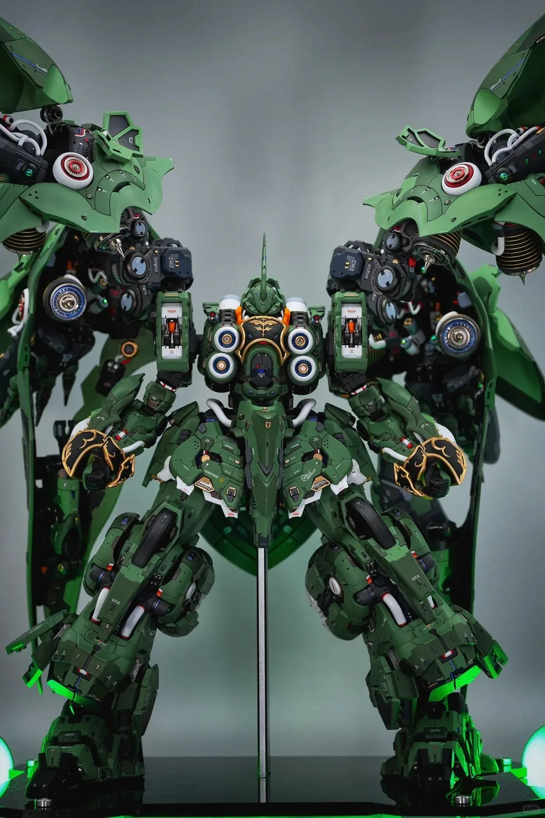 AXIS MODEL WORKS Kshatriya 1/100 Scale Assembly Model Kit with Luminous Lamp OSIRIS AERIAL DOMINATOR Action Figure Plastic Toy