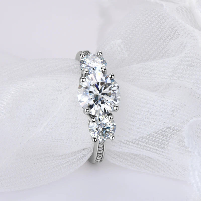 IOGOU Luxury Three Stone Engagement Wedding Ring 925 Sterling Silver D3.0CT D Color Moissanite Rings Women Jewelry Certified