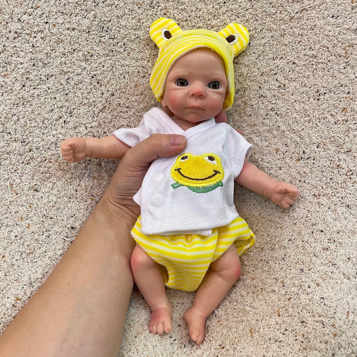 8styles/26cm Open and Close Eyes Cute Soft Full Body Solid Silicone Girl 3D Painted Skin Lifelike Real Corpo De Silicone Doll