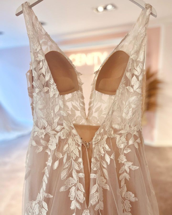 Light Champagne Boho Wedding Dress Lace Appliques Tulle Long Bridal Beach