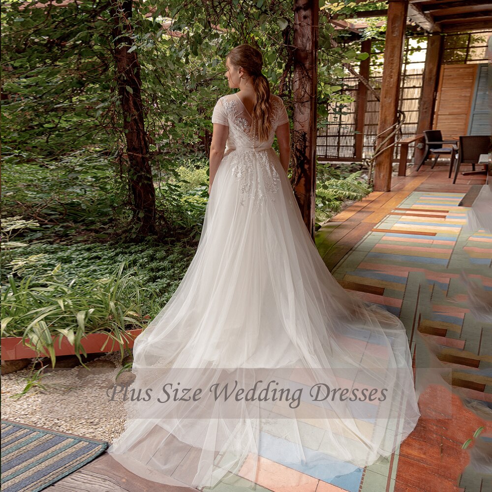 White Bridesmaid Dresses: Wedding Dresses Plus Size Jewel Neck Short Sleeves
