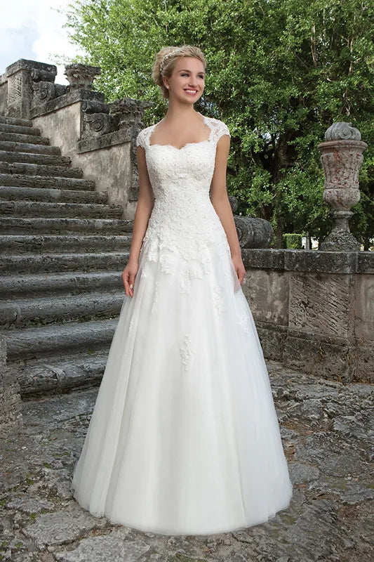 Elegant Wedding Dresses Cap Sleeve Royal Square Neck Robe De Mariée Bride Gown