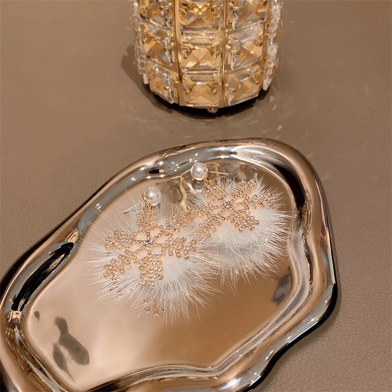 2024 New Trend Christmas Element Earrings Temperament Senior Zircon Pearl Snowflake Earring Princess Wind