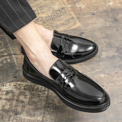 Luxury Classic Man Pointed Dress Shoes Mens Patent Leather Black Wedding Shoes Oxford Formal Shoes Glossy Fashion Designer Shoes