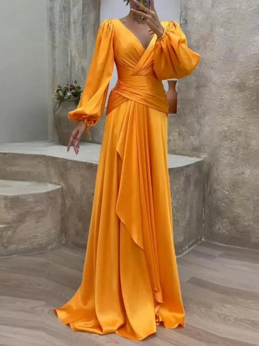 Formal attire Dresses: Female Fashion Solid Color Pleated Party Evening Dresses