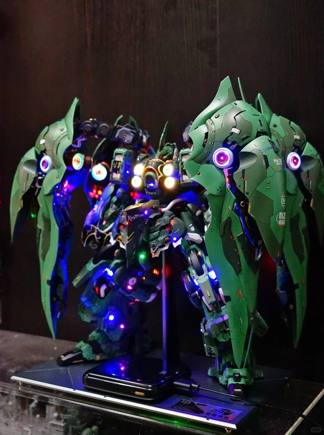 AXIS MODEL WORKS Kshatriya 1/100 Assembly Model Kit OSIRIS AERIAL DOMINATOR Luminous Lamp Action Figures Plastic Model toys