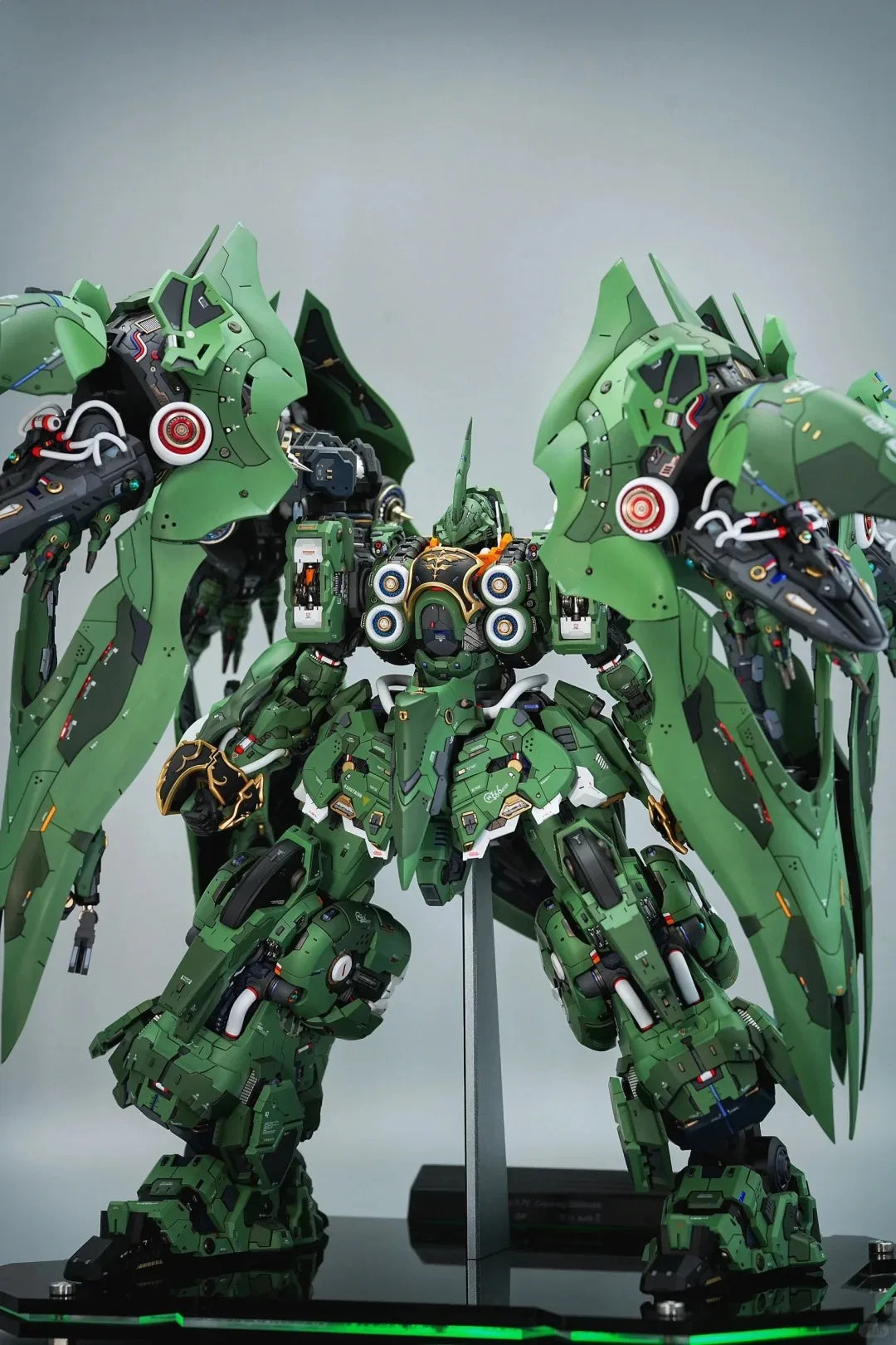 AXIS MODEL WORKS Kshatriya 1/100 Scale Assembly Model Kit with Luminous Lamp OSIRIS AERIAL DOMINATOR Action Figure Plastic Toy
