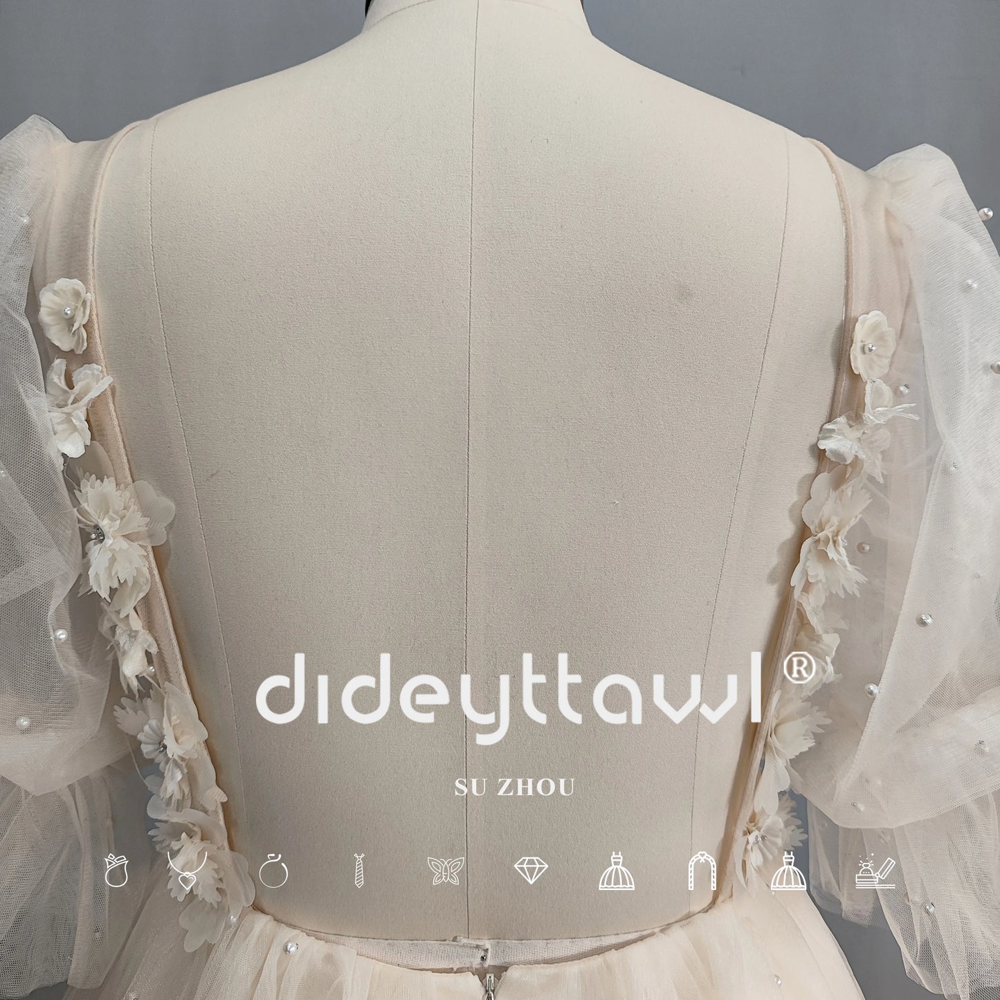 White Bridesmaid Dresses: 3D Flowers Puff Sleeves Short Wedding Dress