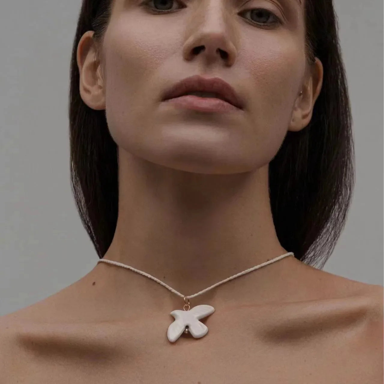 Fashion White Peace Dove Necklace For Women Vintage Geometric Round Hoop Long Necklace Jewelry Gift