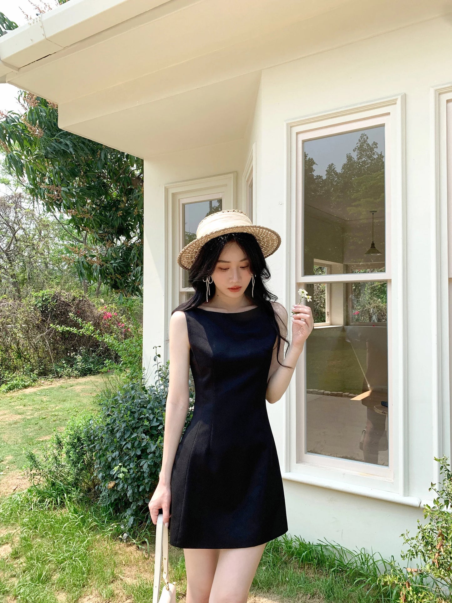 French Black Sleeveless Mini Dress Women Summer Slim Fit A-Line One-Shoulder Strap Dress Petite Elegant Casual Vacation Outfit