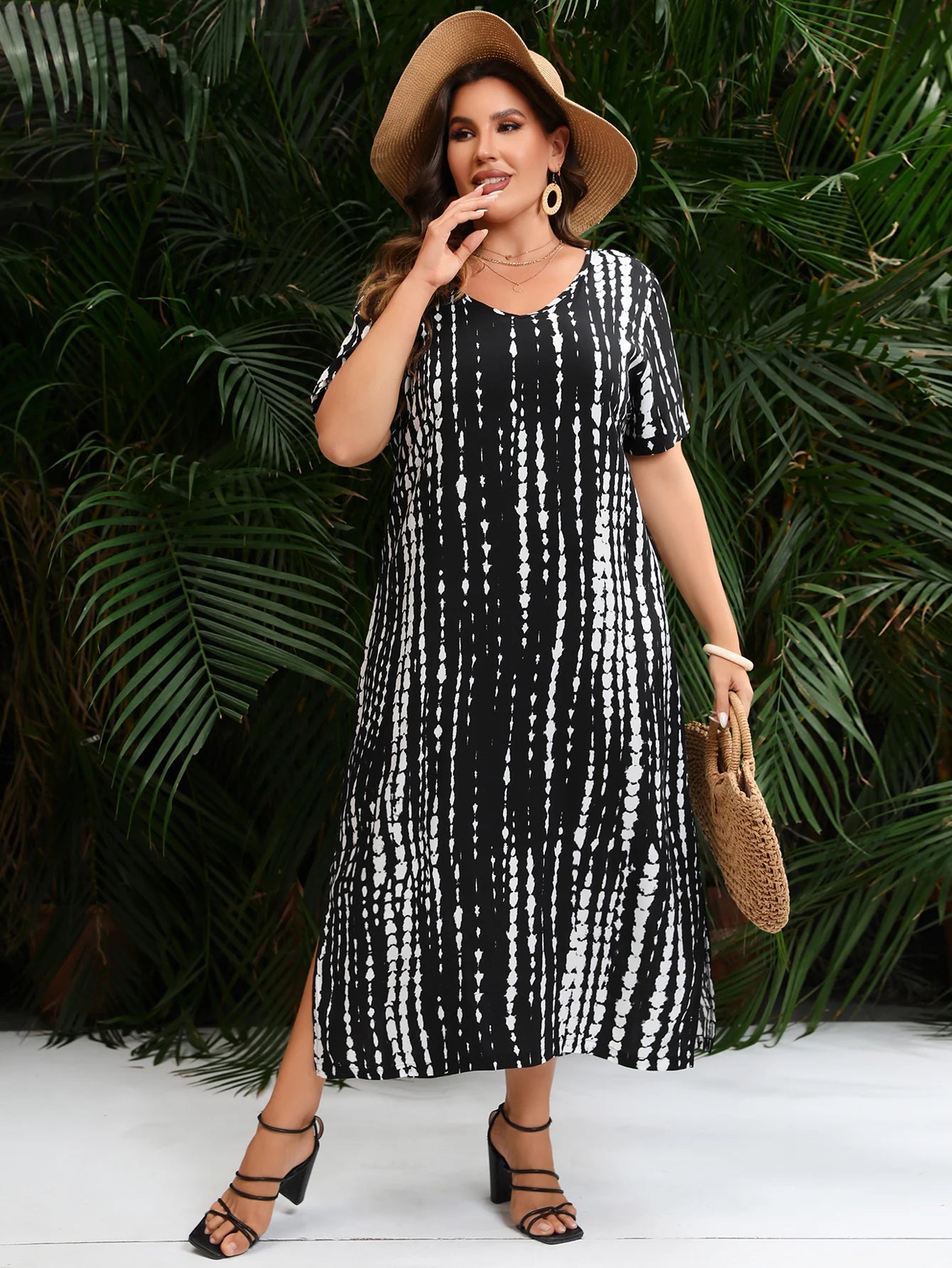 Plus Size Dress for Woman 2023 Summer V Neck Short Sleeve White Black Striped Print Casual Dress Loose Oversized Maxi Long Dress