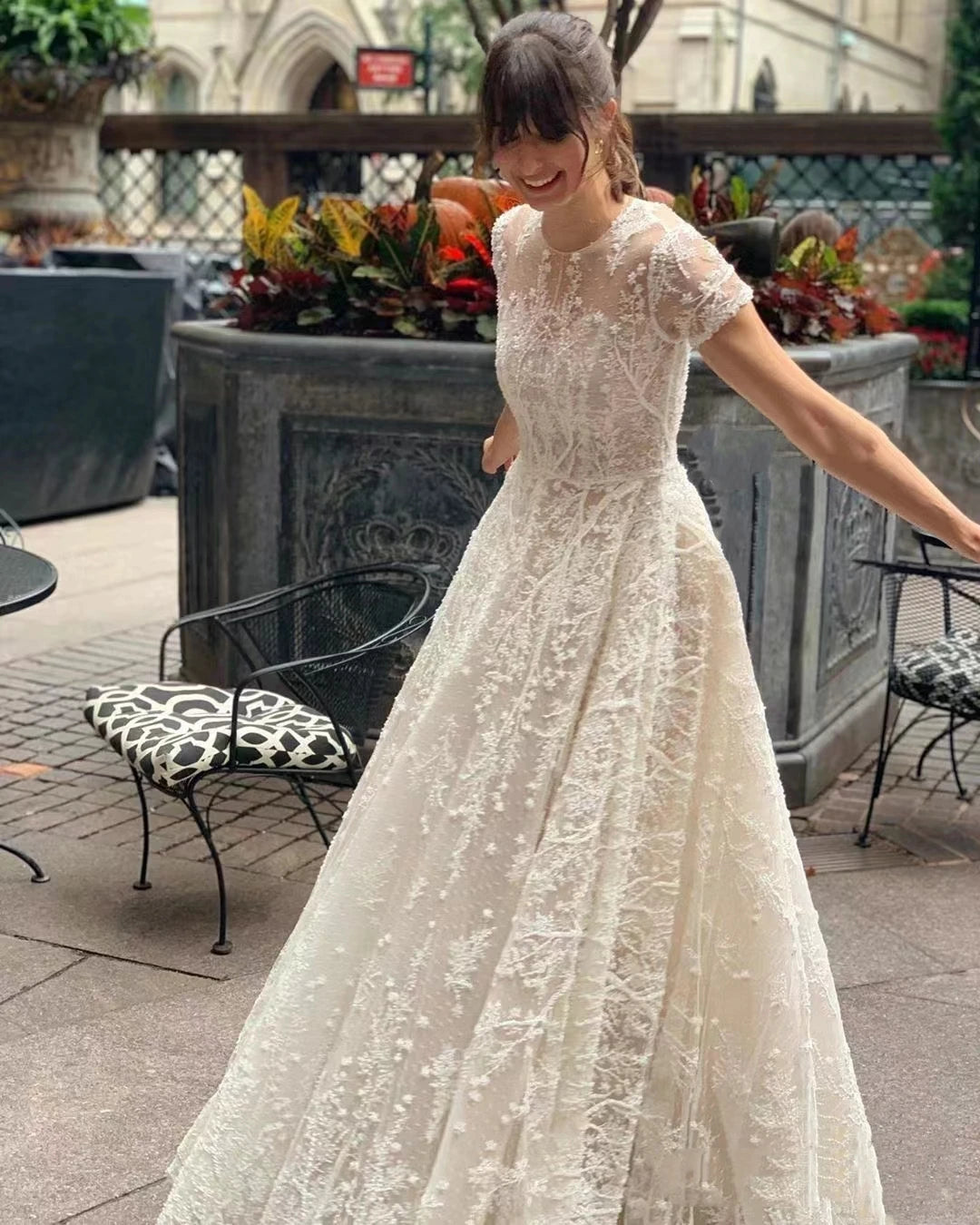 White Bridesmaid Dresses: Wedding Dresses O-Neck Short Sleeves Bridal Gowns Lace