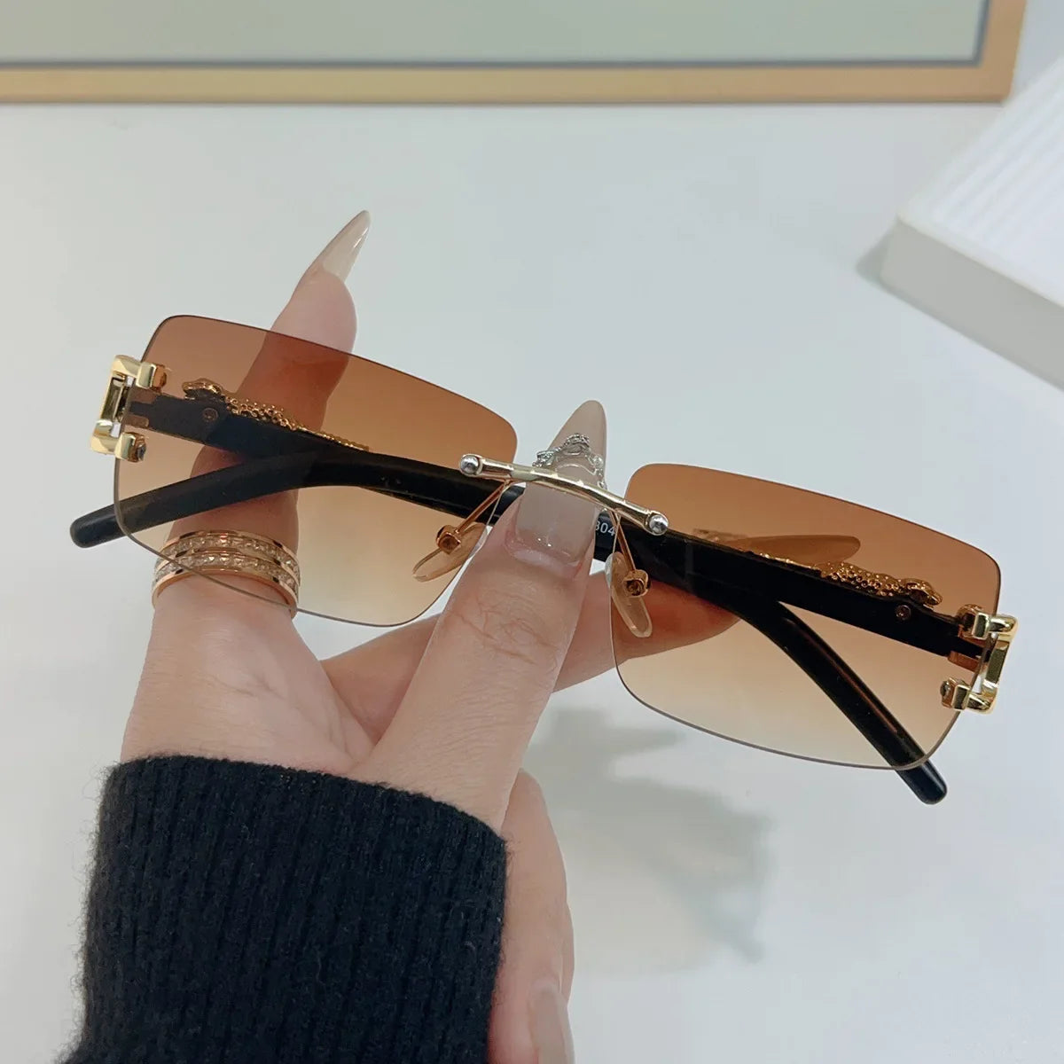 1 Pc Fashionable Women Men Sunglasses Frameless Rectangular Personalized Sunglasses for Daily Life Vintage Sun Glasses