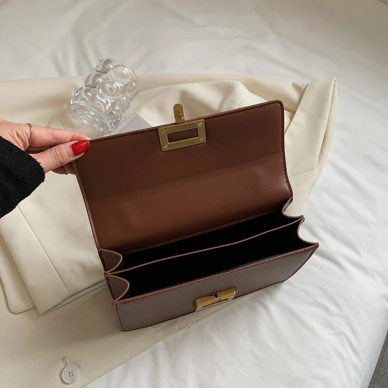 A Single Shoulder Bag, Made of High-end Polyurethane, Stylish Chain Design