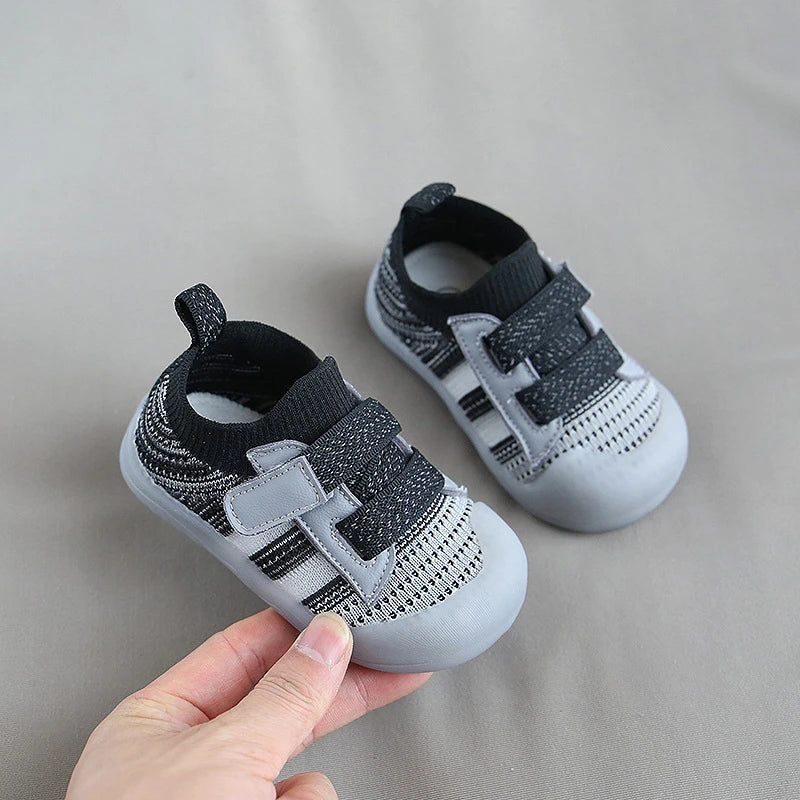 Children's Casual Sports Shoes Mesh Breathable Boy Girls Walking Shoes Soft Soles