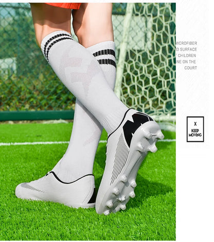 White Men's Football Boots Turf Sneakers Low-cut Soccer Shoes for Men Outdoor