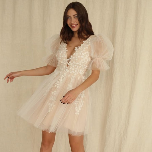 White Bridesmaid Dresses: Boho Mini Wedding Party Dresses Deep V Neck Lace Short