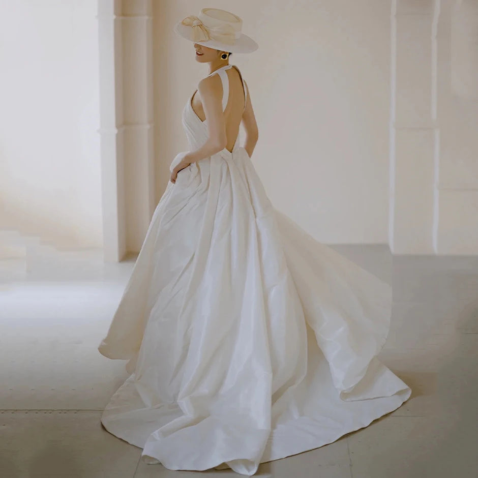 Homecoming Dresses: Bride Wedding Dress Halter Backless Ball Gown
