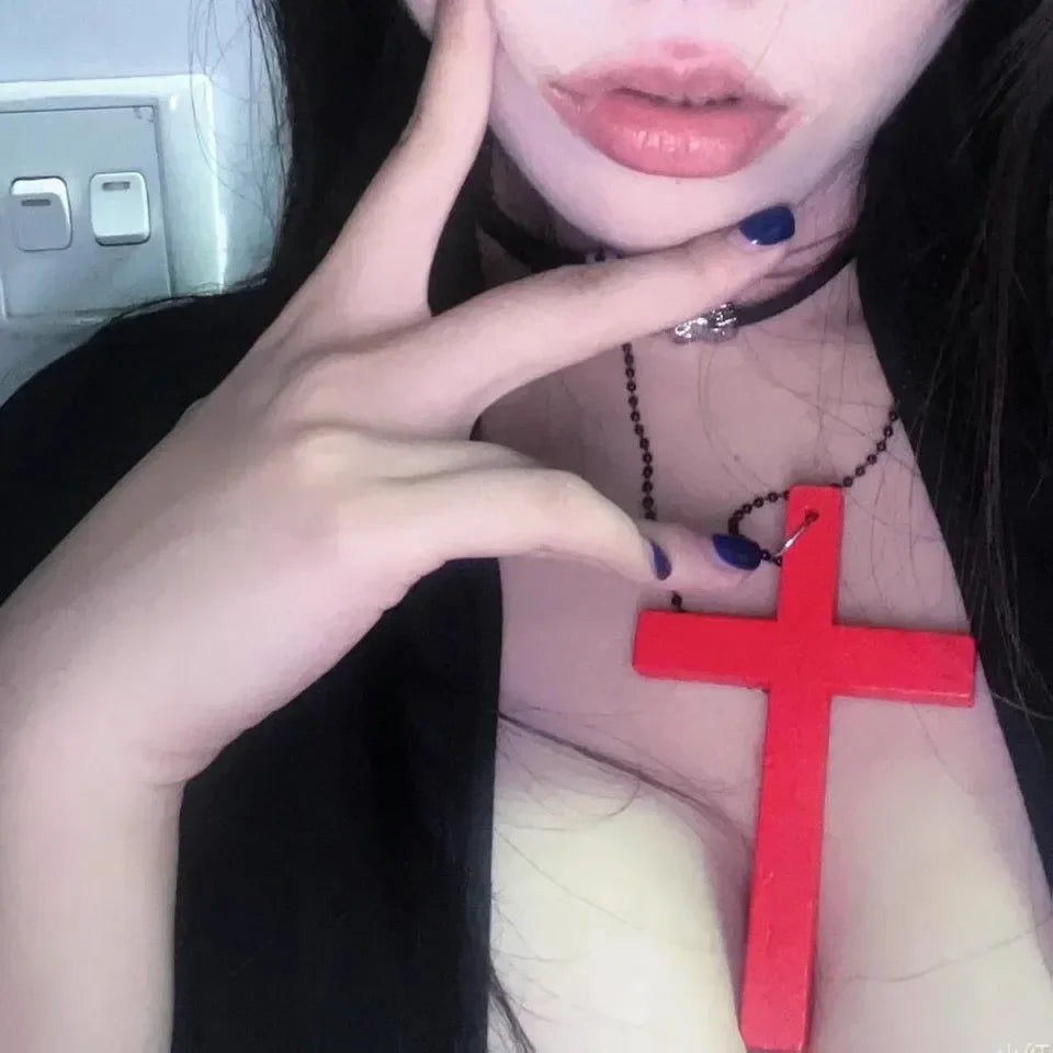 Y2K Wood Cross Pendant Necklace for Women Men Vintage Cool Spicy Girls Hip Hop Fashion Necklace Party Jewelry Accessories Gift