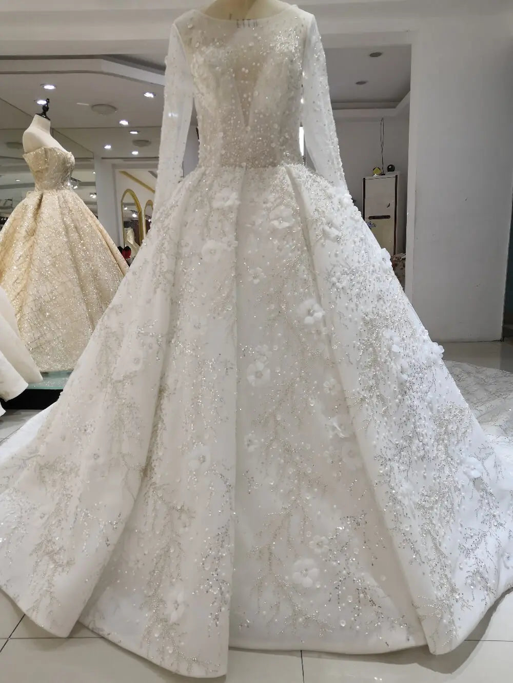 White Bridesmaid Dresses: Wedding Dress Long Sleeve 3D Floral Wedding