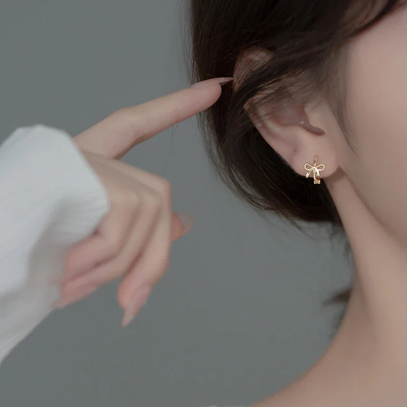 WANTME 925 Sterling Silver Fashion Simple Bow Huggies Ear Hoop Earrings for Women Cute Girl Romantic Korean Butterfly Jewelry